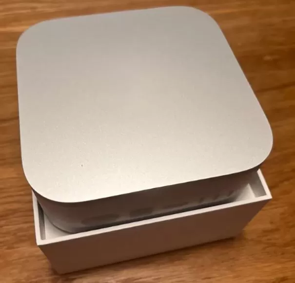 Apple Mac M4の箱の中身